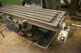 XYZ KRV3000V Turret Mill